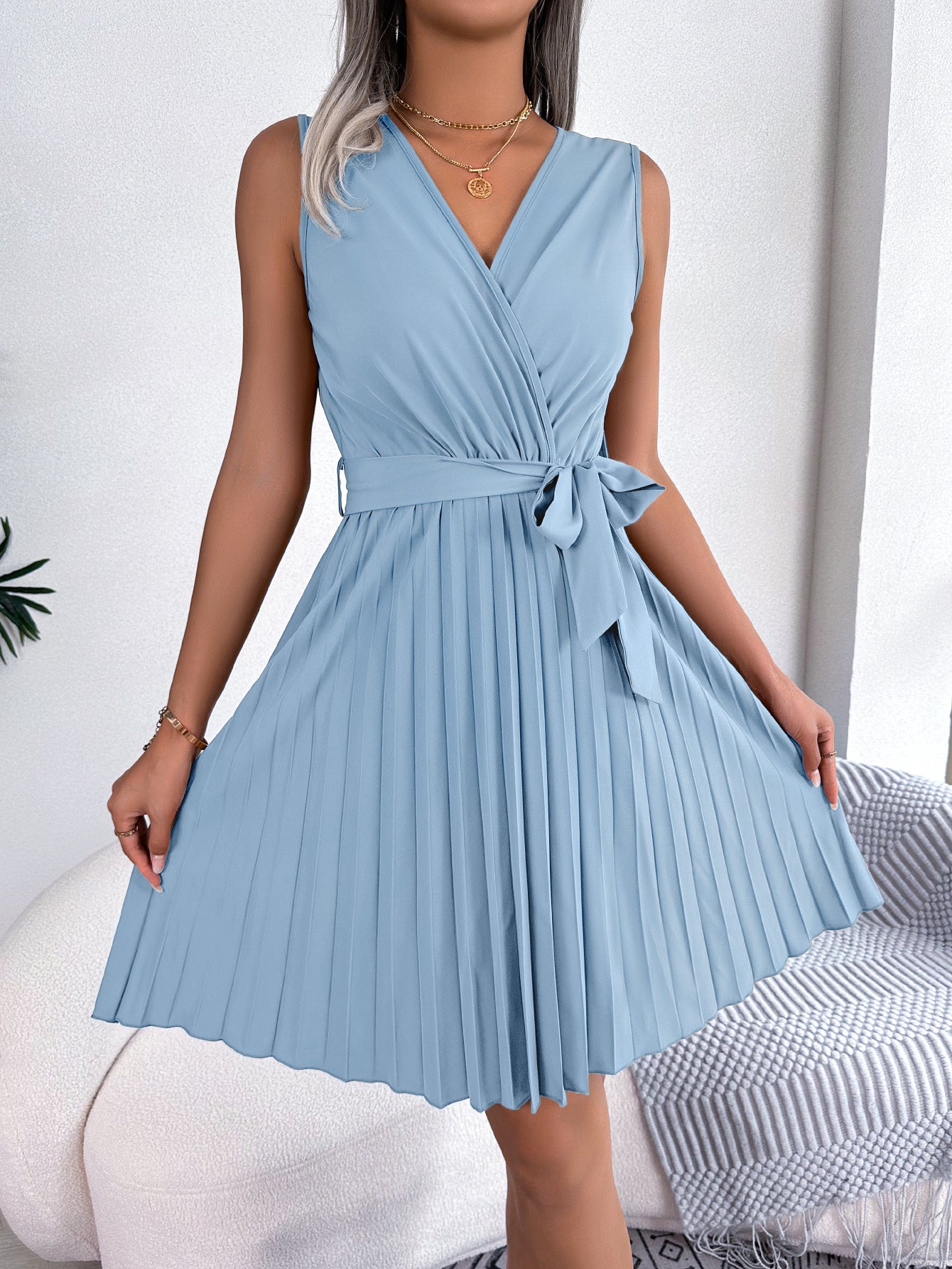 Women's dress pleated fitted sleeveless elegant cross v-neck