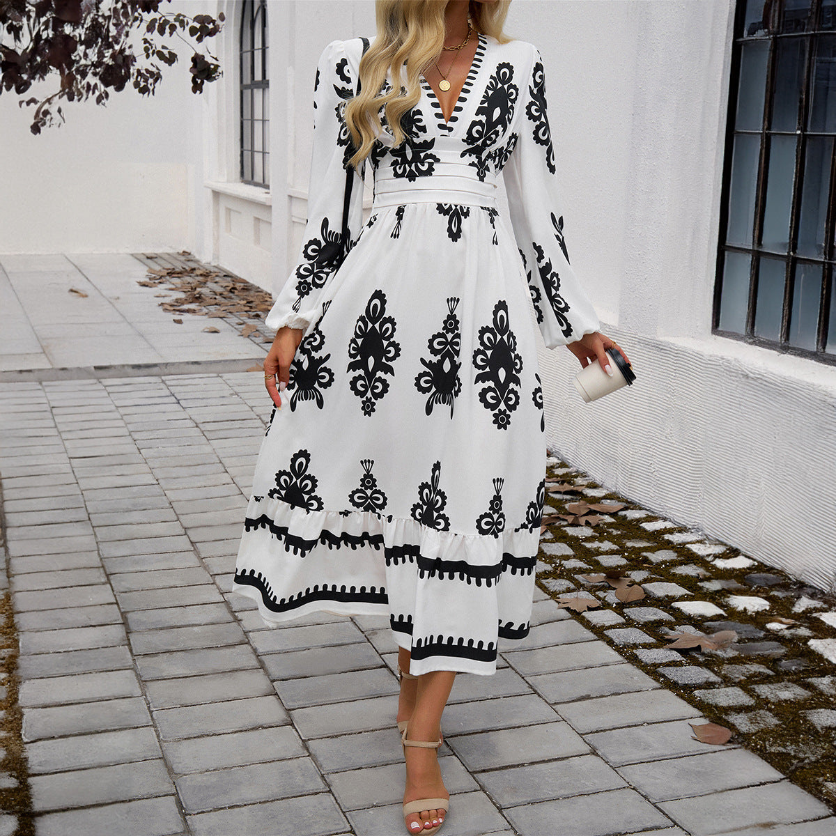 Women's maxi dress printed with ruffles elegant lantern sleeves