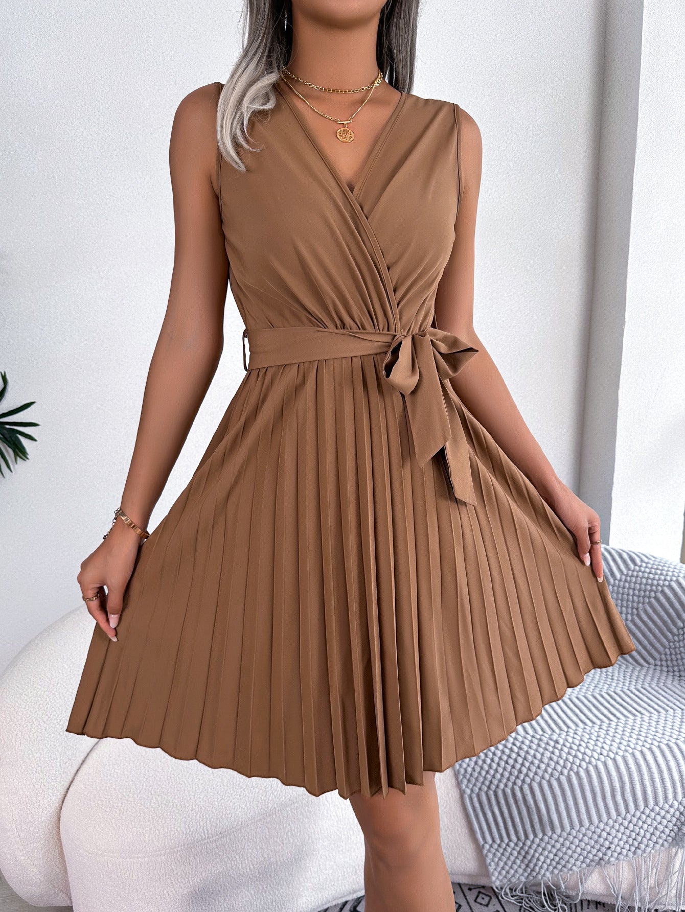 Women's dress pleated fitted sleeveless elegant cross v-neck