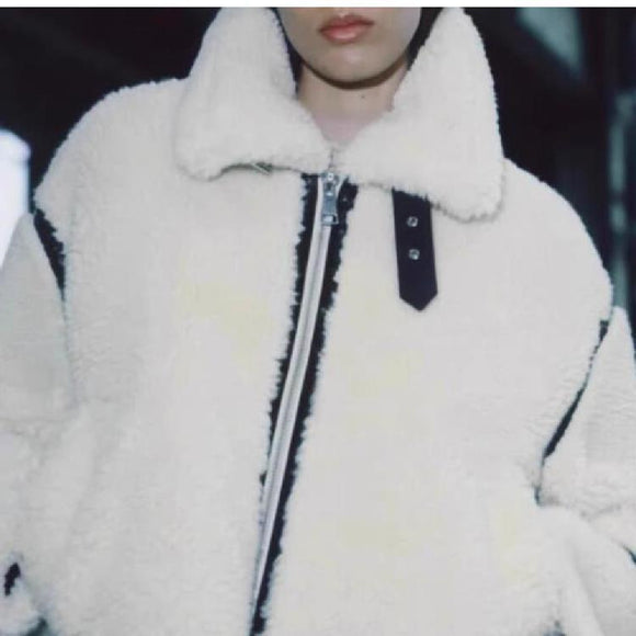 Women's jacket zipped in faux fur elegant  long sleeves lapel collar