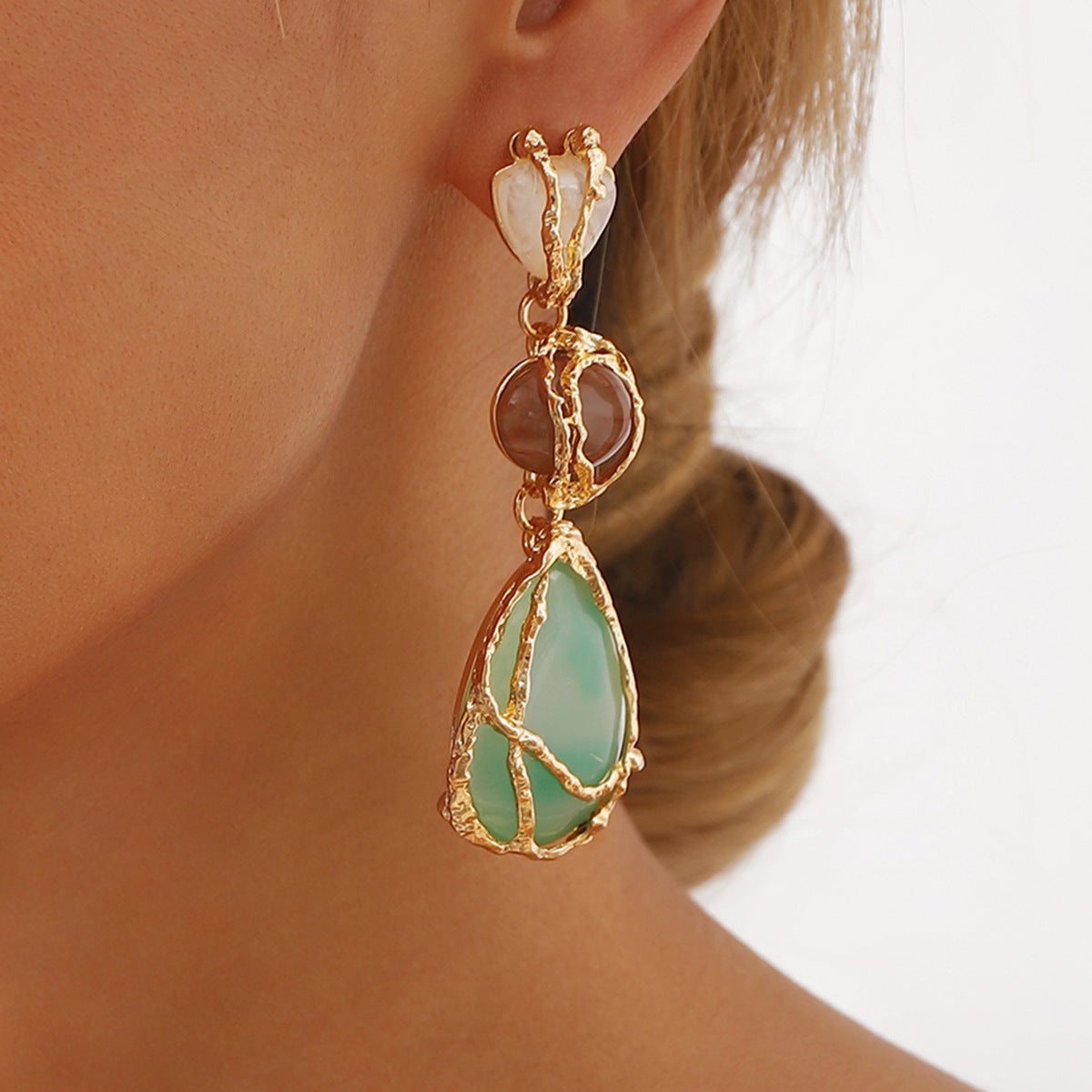 Women's earrings mesh pocket made of acrylic alloy embedded stones