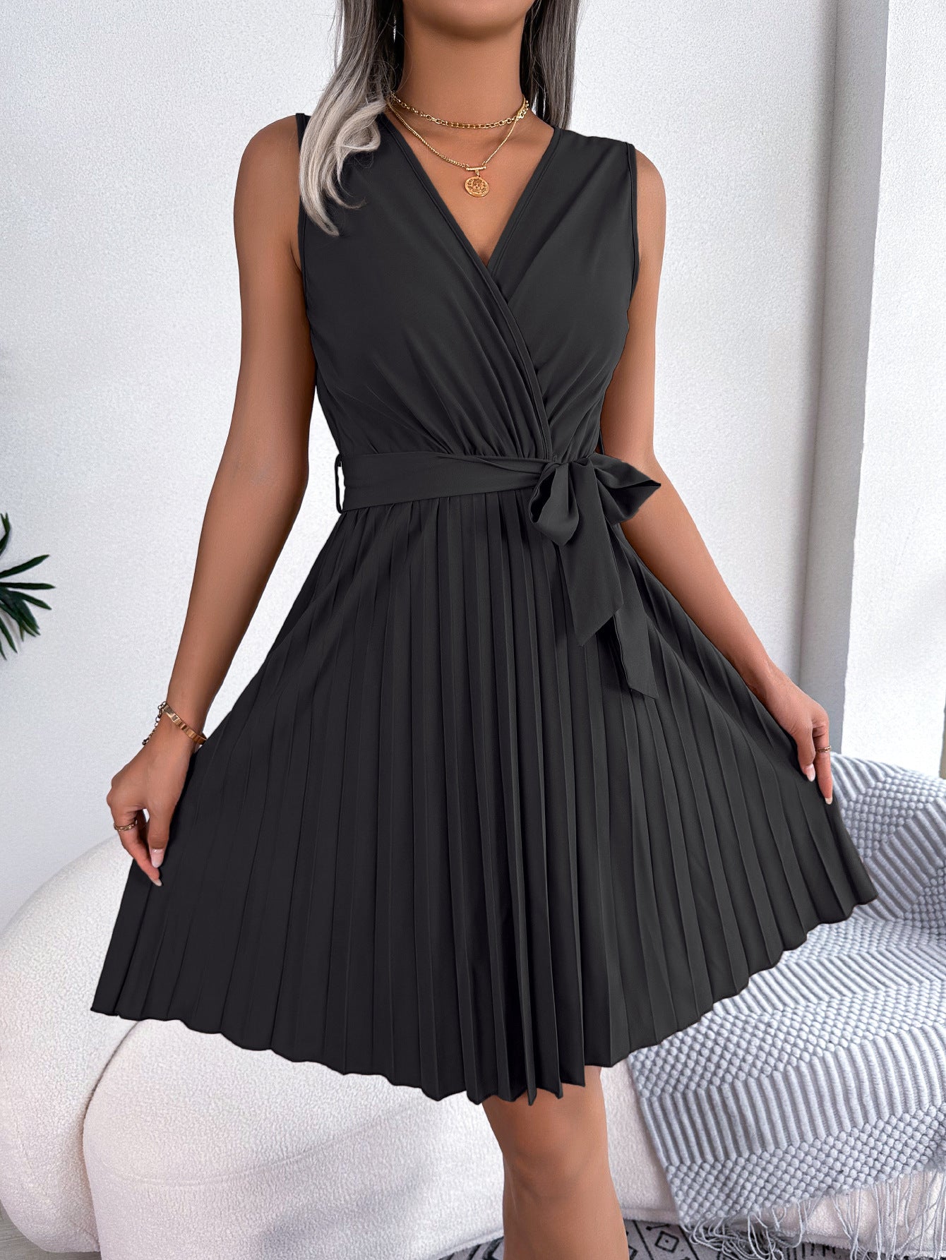 Women's dress pleated fitted sleeveless elegant cross v-neck