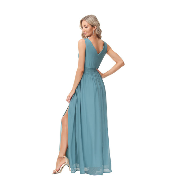 Women's evening dress, elegant in chiffon, sleeveless, V-neck