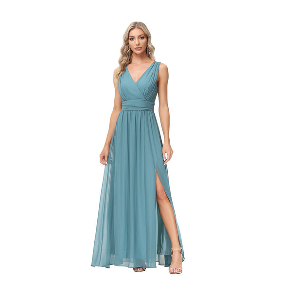 Women's evening dress, elegant in chiffon, sleeveless, V-neck