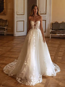 Women’s Wedding Dress Elegant Sweetheart A Line Lace Strapless Appliques Bridal Gown