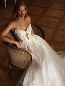 Women’s Wedding Dress Elegant Sweetheart A Line Lace Strapless Appliques Bridal Gown-3