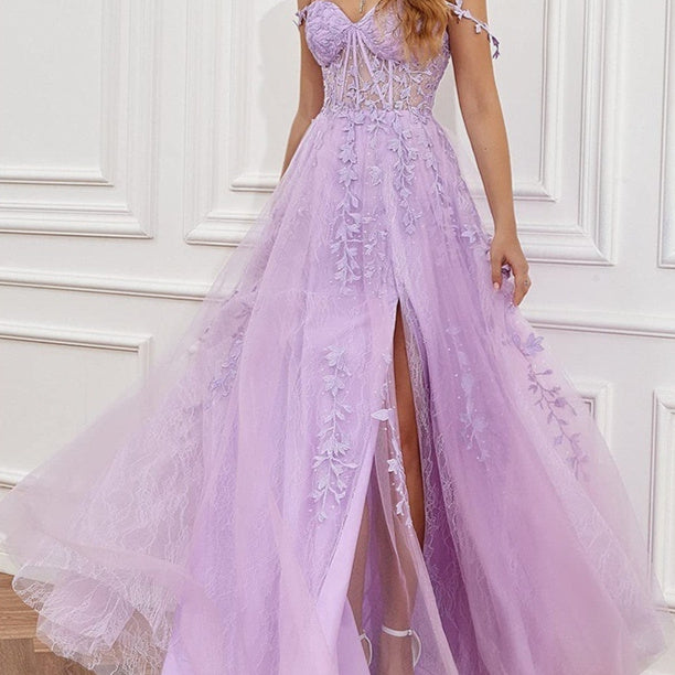 Women's dress princess in lace and Tulle, with appliques, slit skirt