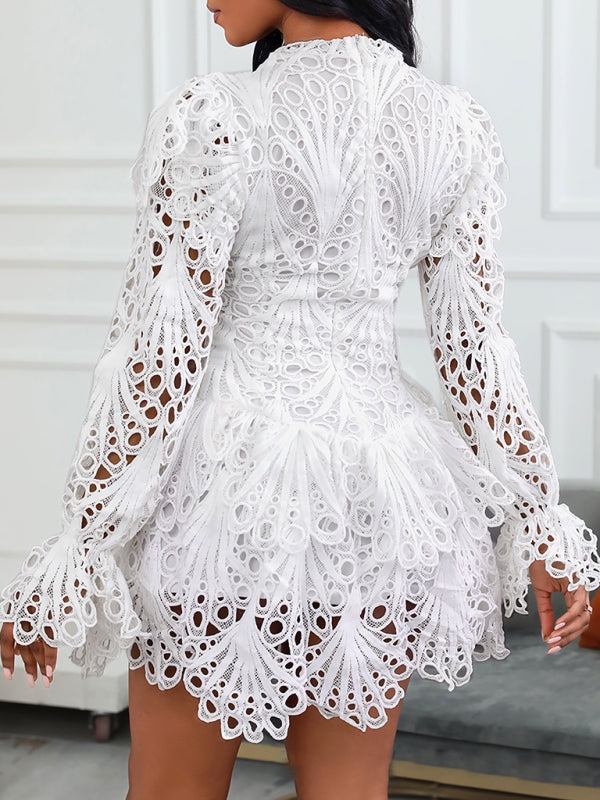 Women's mini dress embroidered in guipure lace elegant long sleeves