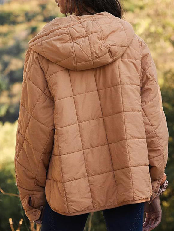 Chaqueta de mujer elegante acolchada en algodón con capucha 