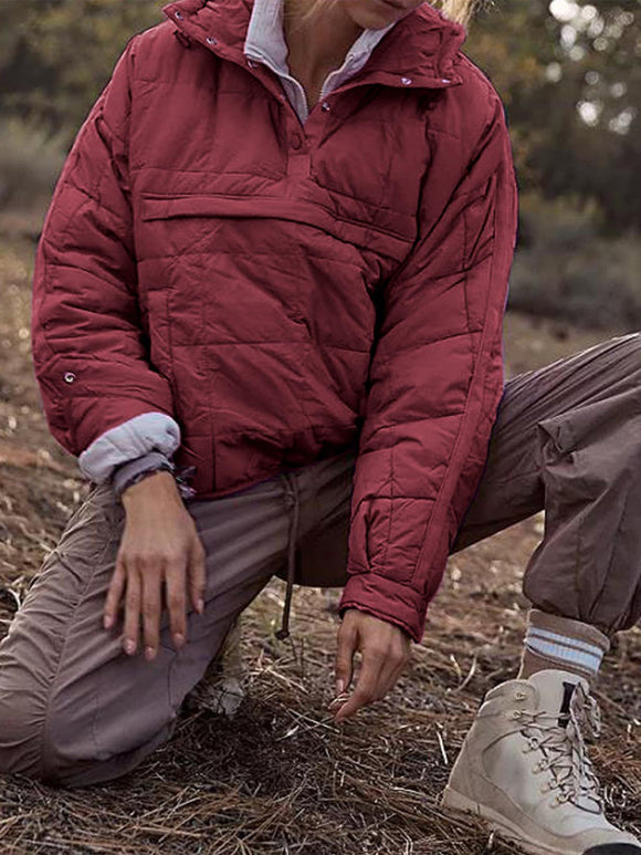 Chaqueta de mujer elegante acolchada en algodón con capucha 