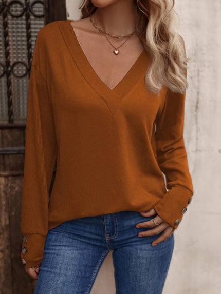 Women's t-shirt loose with dropped shoulders, v-neck, buttoned top